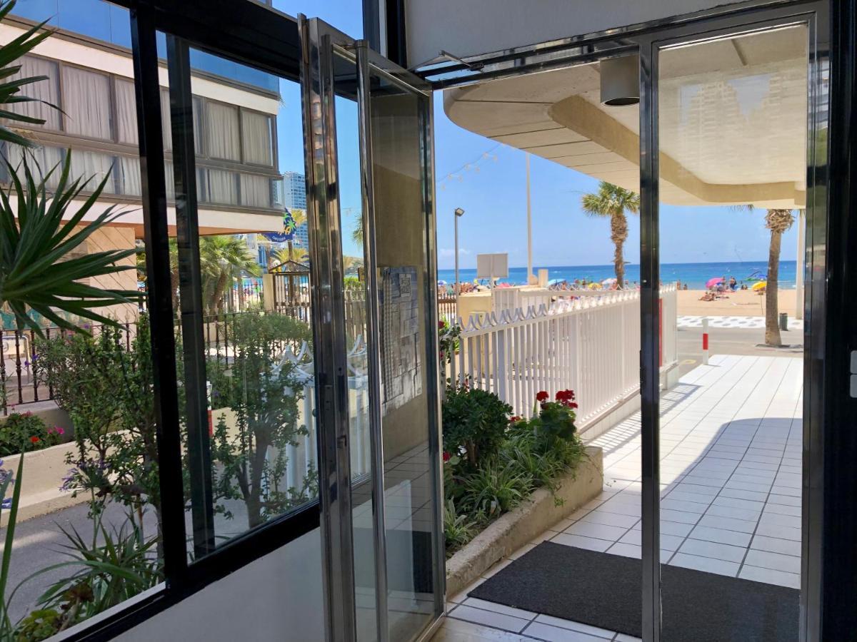 Apartamento Torre Levante, Primera Linea De Playa Benidorm Dış mekan fotoğraf