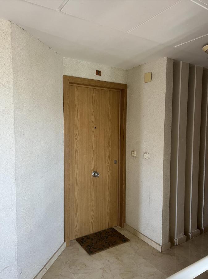 Apartamento Torre Levante, Primera Linea De Playa Benidorm Dış mekan fotoğraf