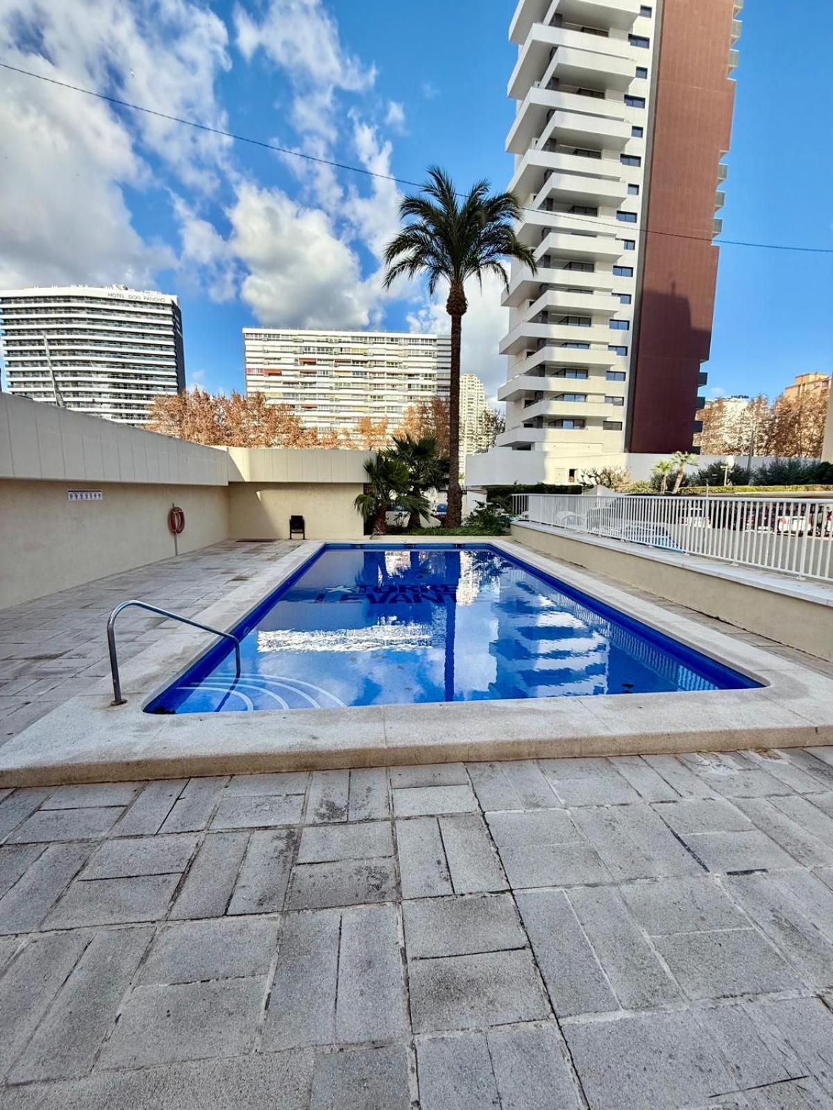 Apartamento Torre Levante, Primera Linea De Playa Benidorm Dış mekan fotoğraf